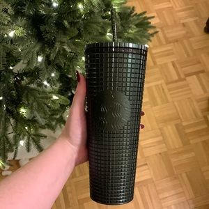 Starbucks holiday edition: dark green textured